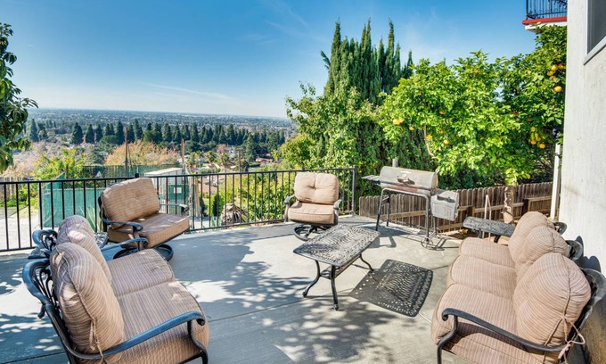 Whittier House | 209 m² House ∙ 3 bedrooms ∙ 8 guests