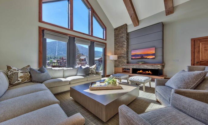 Lakeside Park Condo | 213 m² Condo ∙ 4 bedrooms ∙ 10 guests