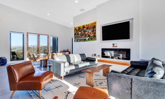 Yucca Valley House | 214 m² House ∙ 3 bedrooms ∙ 7 guests