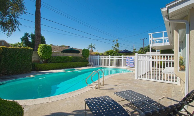 Northwest Anaheim House | 218 m² House ∙ 6 bedrooms ∙ 15 guests