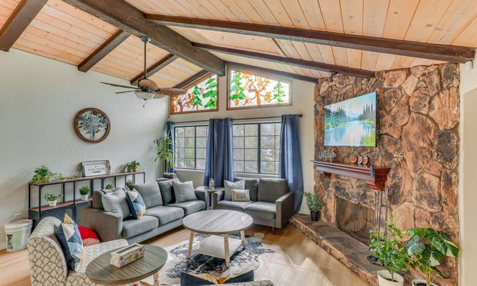 Crestline House | 222 m² House ∙ 4 bedrooms ∙ 12 guests