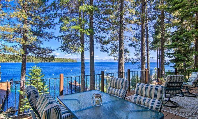 Meeks Bay House | 227 m² House ∙ 4 bedrooms ∙ 8 guests