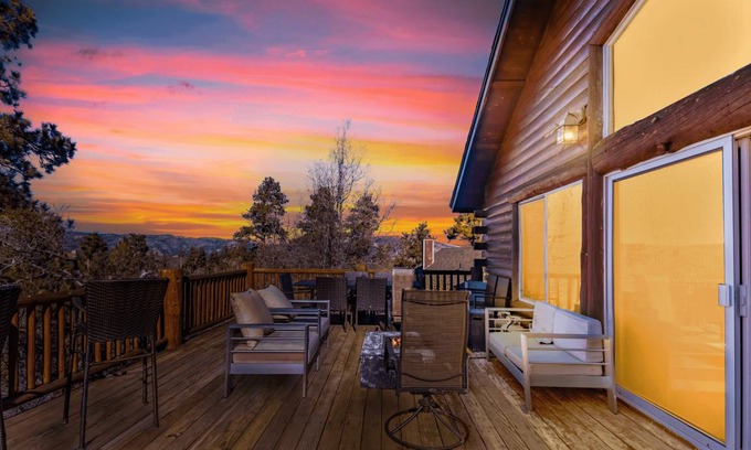 Upper Moonridge House | 239 m² House ∙ 3 bedrooms ∙ 8 guests