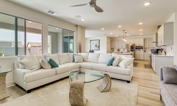 Fallbrook House | 260 m² House ∙ 5 bedrooms ∙ 10 guests