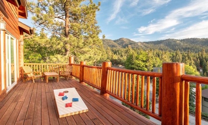 Upper Moonridge House | 260 m² House ∙ 4 bedrooms ∙ 14 guests
