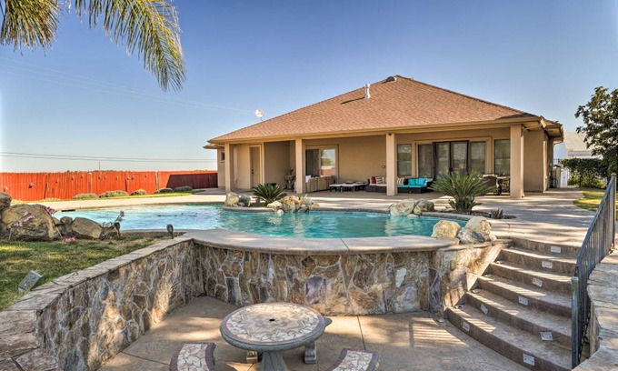 Hood House | 266 m² House ∙ 5 bedrooms ∙ 10 guests