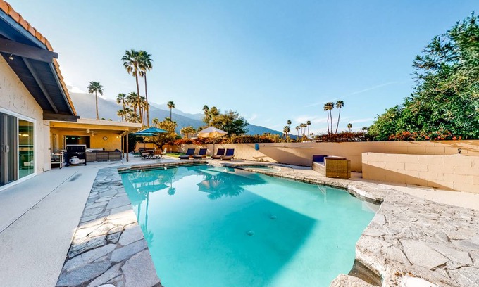 Indian Canyon House | 269 m² House ∙ 4 bedrooms ∙ 8 guests