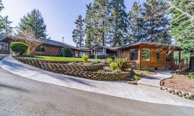 Freshwater House | 270 m² House ∙ 3 bedrooms ∙ 6 guests
