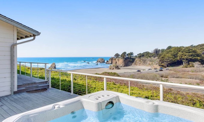 Fort Bragg House | 274 m² House ∙ 5 bedrooms ∙ 14 guests