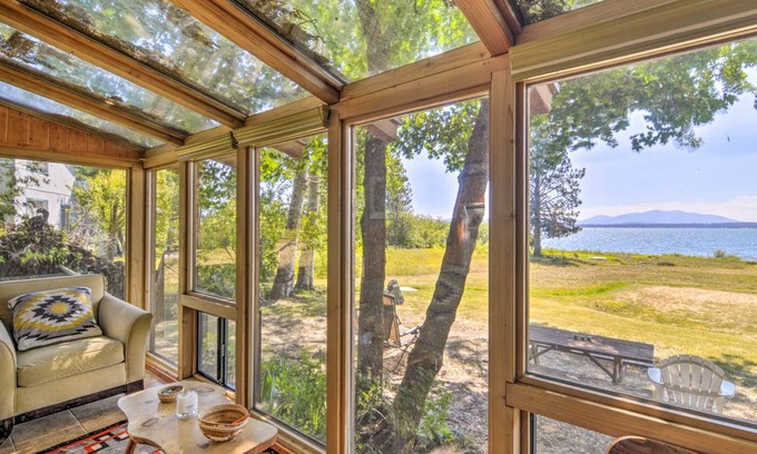 East Shore House | 278 m² House ∙ 4 bedrooms ∙ 10 guests