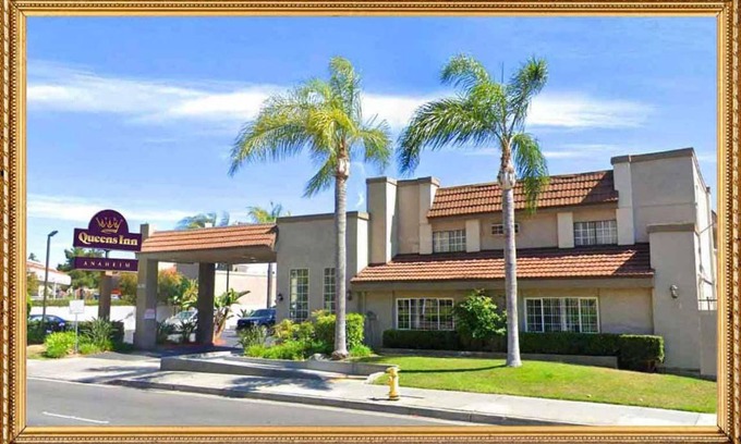 Anaheim Resort Hotel | 28 m² Hotel ∙ 4 guests
