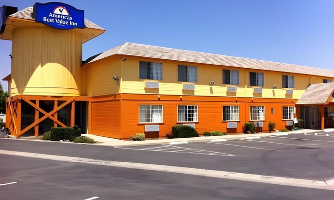 Dunnigan Hotel | 28 m² Motel ∙ 127 guests