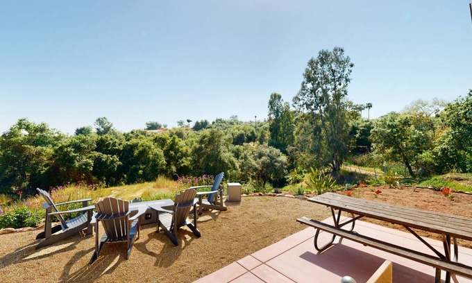 Fallbrook House | 297 m² House ∙ 4 bedrooms ∙ 12 guests
