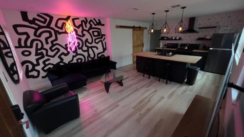 Hollywood Apartment | 2BR Lit and Spacious in the Heart of Hollywood