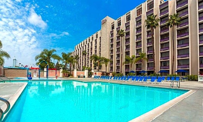 Northwest Anaheim Hotel | 3-Star Hotel ∙ Knott's Berry Farm Hotel