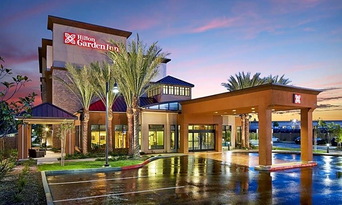 North Redondo Hotel | 3-Star Hotel ∙ Hilton Garden Inn Los Angeles/Redondo Beach