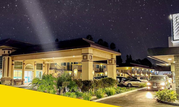 Anaheim Resort Hostel | 300 m² Hostel ∙ 6 guests