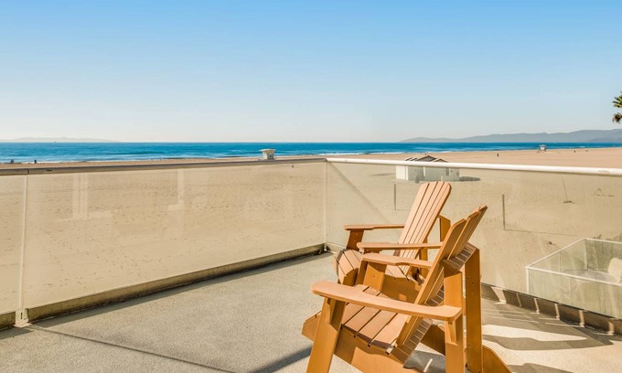 Hollywood Beach House | 307 m² House ∙ 4 bedrooms ∙ 8 guests