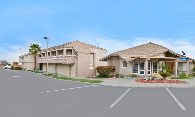 Kettleman City Hotel | 31 m² Hotel ∙ 6 guests