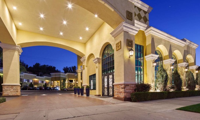 Woodland Hills Hotel | 31 m² Hotel ∙ 127 guests