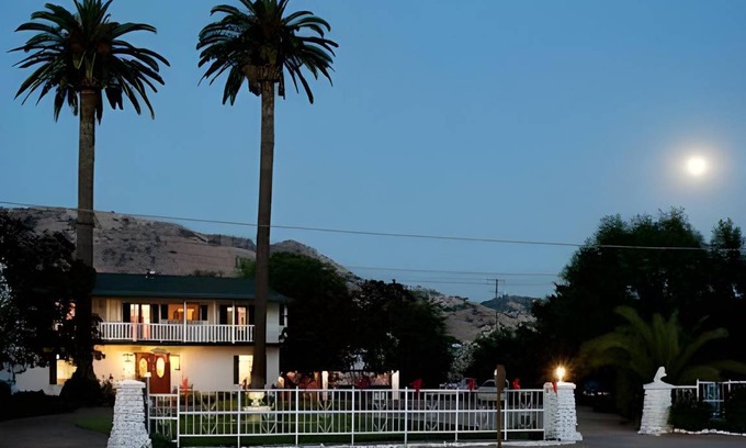 Lemon Cove Bed & Breakfast | 32 m² Bed and breakfast ∙ 4 guests