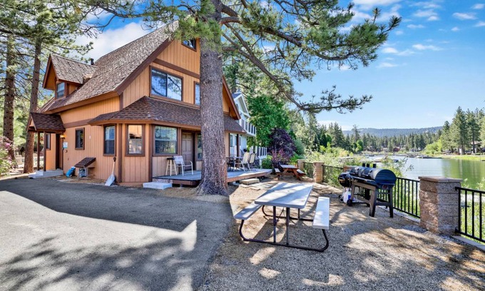 Patton Cabin | 322 m² Cabin ∙ 7 bedrooms ∙ 16 guests
