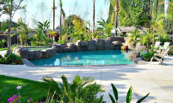 Northwest Anaheim House | 325 m² House ∙ 5 bedrooms ∙ 20 guests