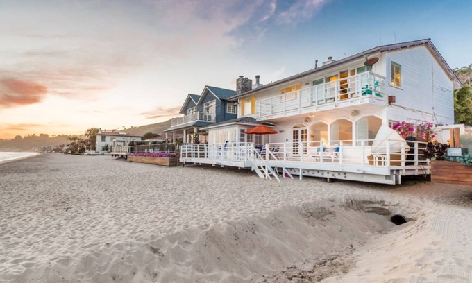 Eastern Malibu House | 325 m² House ∙ 4 bedrooms ∙ 8 guests