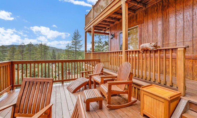 Fawnskin Cabin | 328 m² Cabin ∙ 4 bedrooms ∙ 10 guests