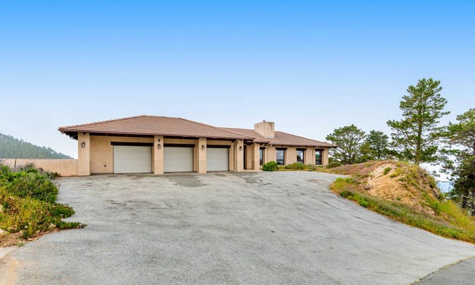 Carmel Highlands House | 339 m² House ∙ 4 bedrooms ∙ 10 guests