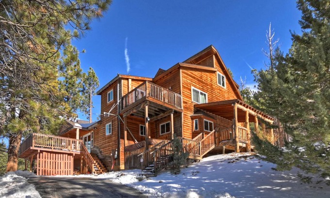 Big Bear Cabin | 348 m² Cabin ∙ 7 bedrooms ∙ 12 guests