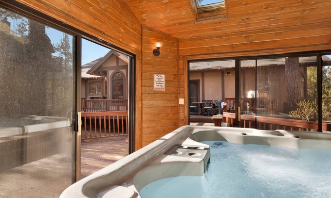 Evergreen Estates Cabin | 361 m² Cabin ∙ 5 bedrooms ∙ 16 guests