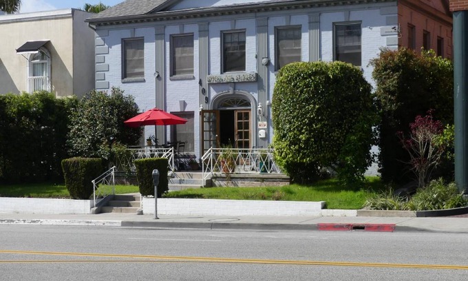 Beverly Hills Hotel | 37 m² Hotel ∙ 127 guests
