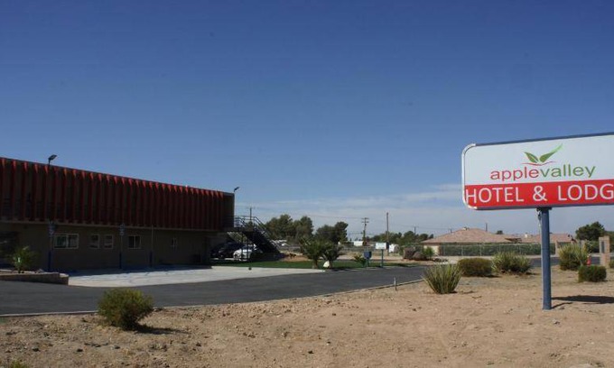 Victorville Hotel | 37 m² Hotel ∙ 2 bedrooms ∙ 7 guests