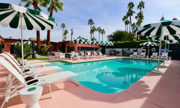 Warm Sands Hotel | 37 m² Hotel ∙ 2 bedrooms ∙ 4 guests