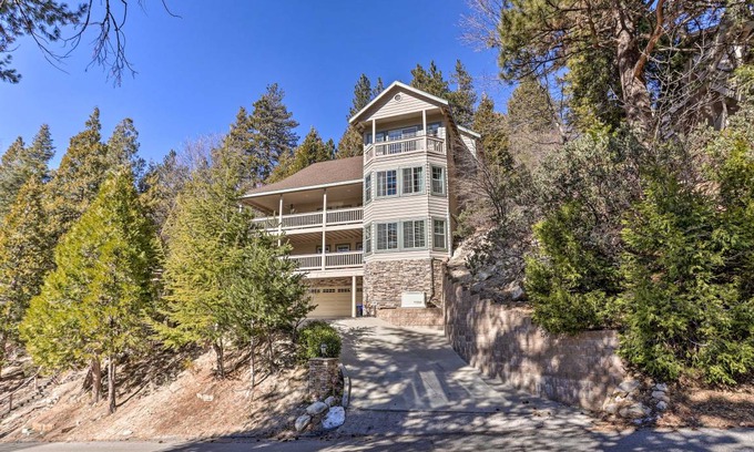 Blue Jay House | 371 m² House ∙ 4 bedrooms ∙ 10 guests