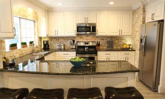 Northeast Anaheim House | 372 m² House ∙ 8 bedrooms ∙ 19 guests