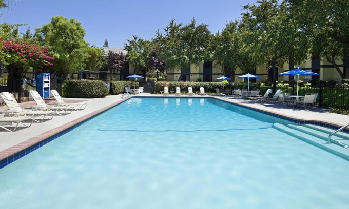 West Park Community Hotel | 39 m² Hotel ∙ 127 guests