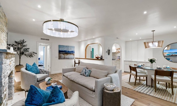 Golden Rectangle Condo | 3972 DolceVita ~Beautiful Remodel, Walk Everywhere