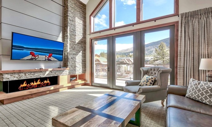 Lakeside Park Condo | 3br Luxury  steps To Heavenly Gondola & Village 3 Bedroom Condo by RedAwning