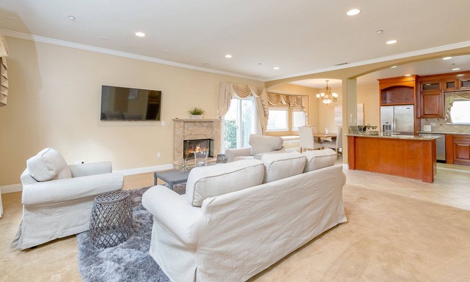North Redondo House | 4 bedroom 2700 sq. ft. Great Family Neighborhood REMODELED!!