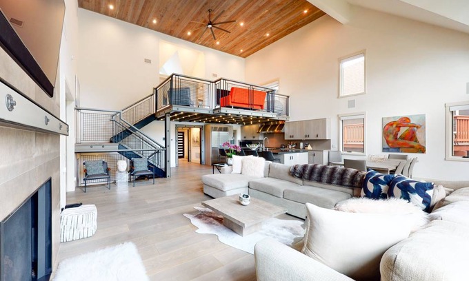 Cedar Glen House | 409 m² House ∙ 6 bedrooms ∙ 8 guests