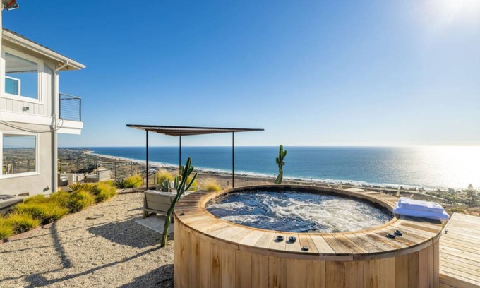 Western Malibu House | 409 m² House ∙ 4 bedrooms ∙ 8 guests