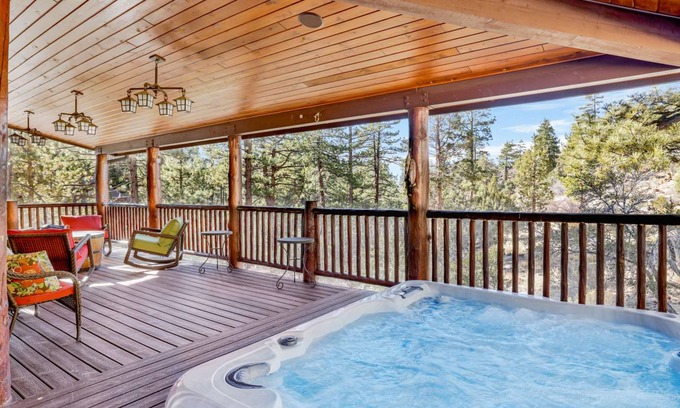 Eagle Mountain Estates Cabin | 417 m² Cabin ∙ 5 bedrooms ∙ 16 guests