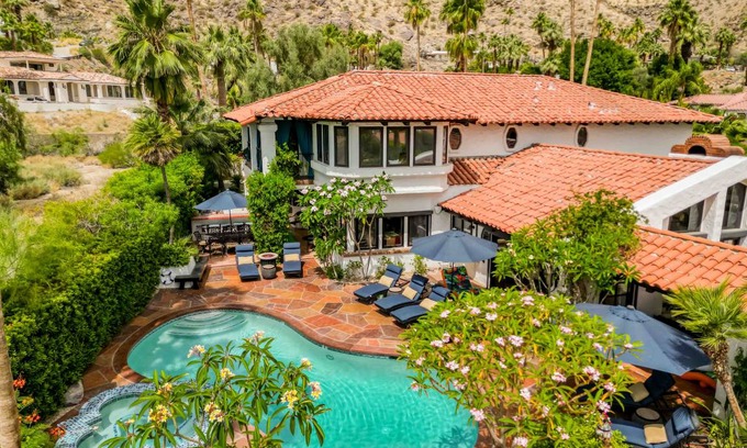 The Mesa House | 418 m² House ∙ 5 bedrooms ∙ 10 guests