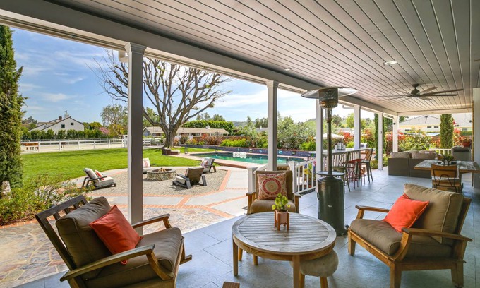 Orange Villa | 418 m² Villa ∙ 4 bedrooms ∙ 11 guests