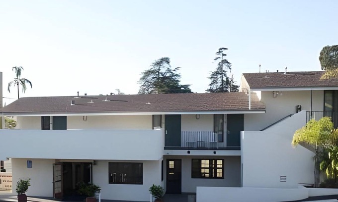 Upper East Hotel | 42 m² Motel ∙ 2 bedrooms ∙ 6 guests