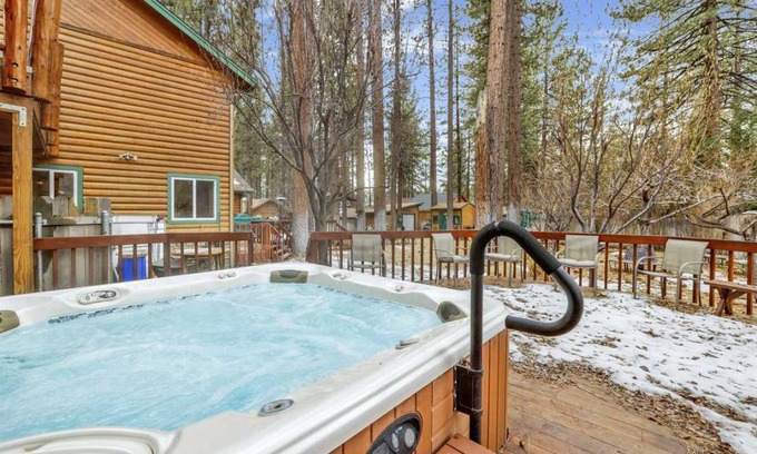 Fawnskin Cabin | 433 m² Cabin ∙ 3 bedrooms ∙ 8 guests