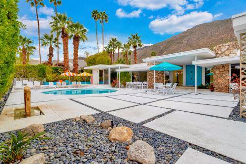 Historic Tennis Club House | 448 m² House ∙ 5 bedrooms ∙ 8 guests
