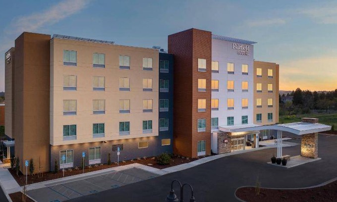Rohnert Park Hotel | 46 m² Hotel ∙ 127 guests